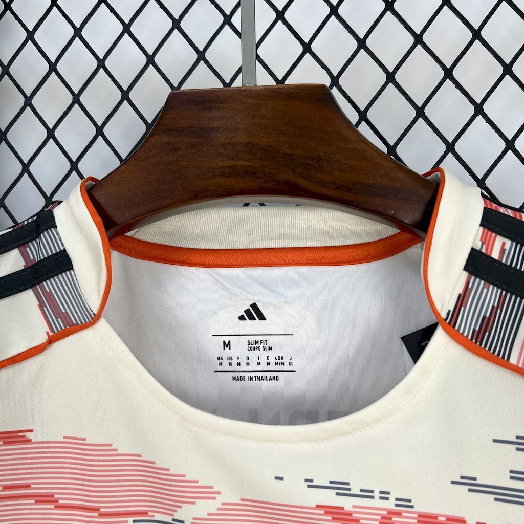 25-26 Bayern Munich Away - MAXIGOLDEN