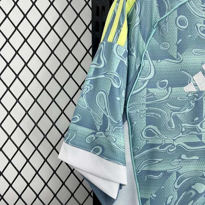 25-26 Juventus Away - MAXIGOLDEN