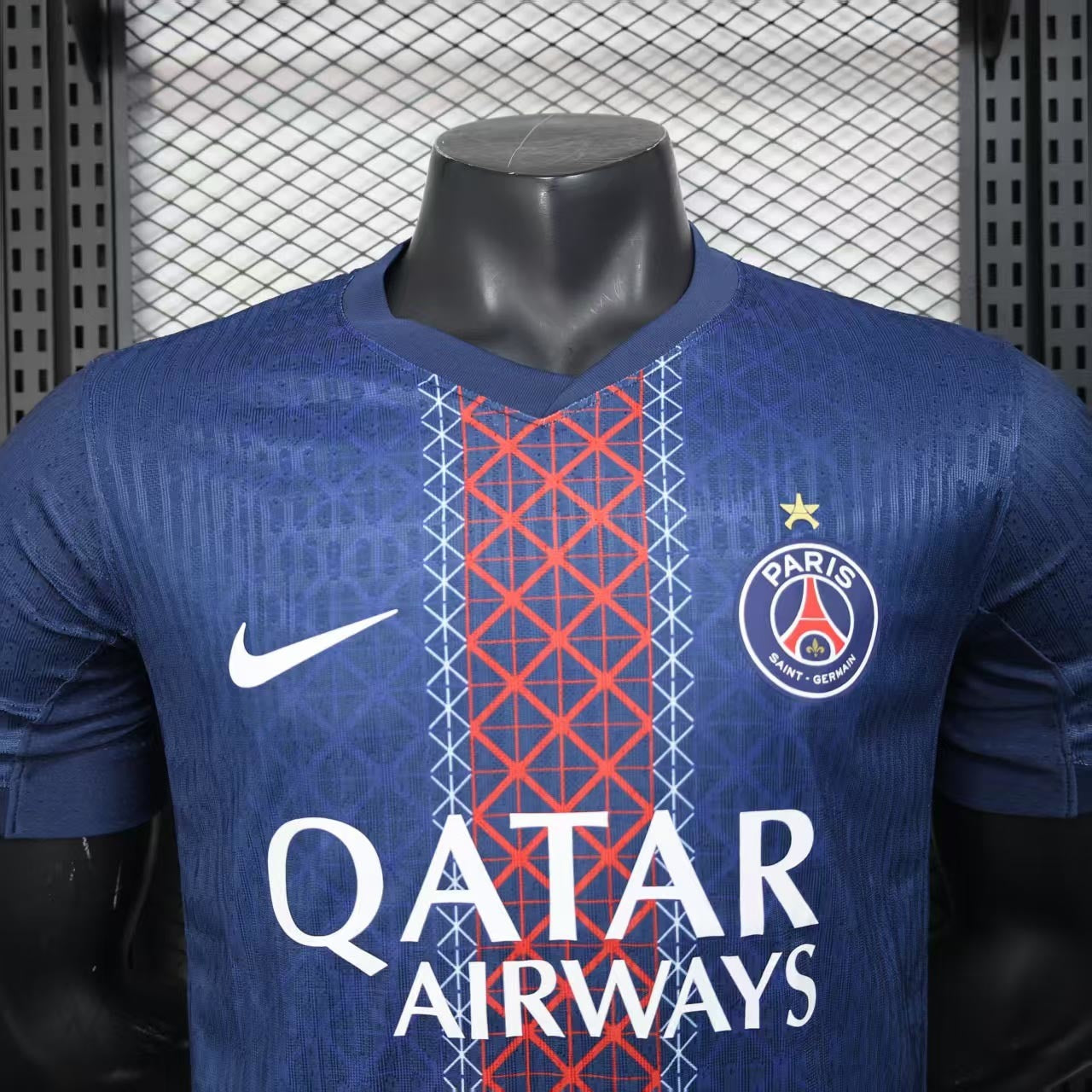 25-26 Player Paris Saint-Germain Home - MAXIGOLDEN