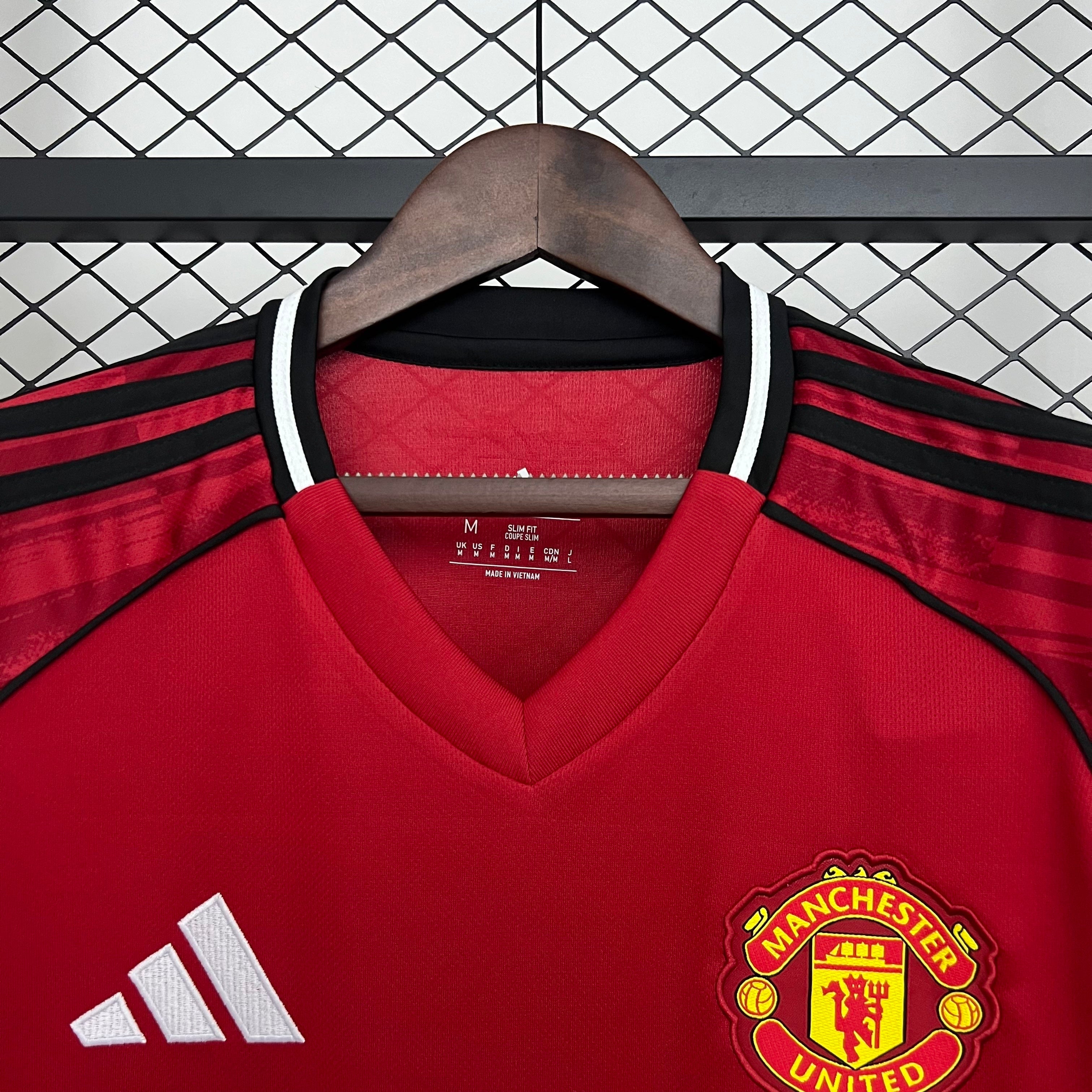 25-26 Manchester United Home - MAXIGOLDEN