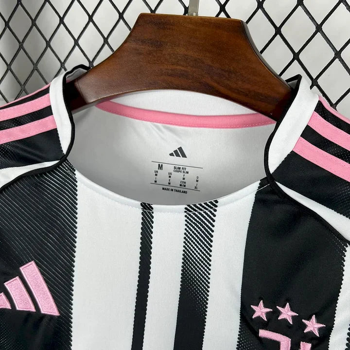 25-26 Juventus Home - MAXIGOLDEN